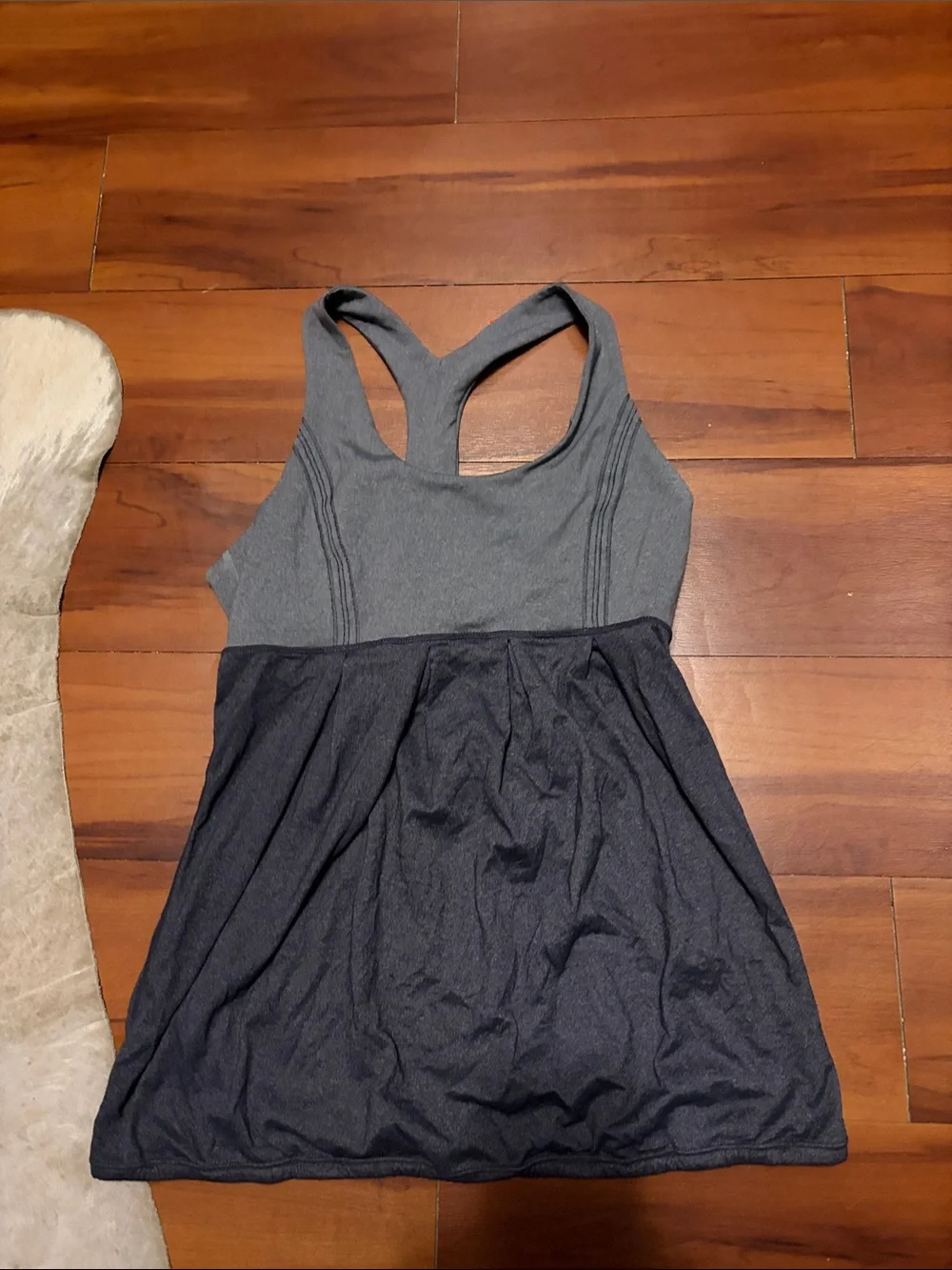 Lululemon Gray Tank Top with Built-In Shelf Bra Sz 8